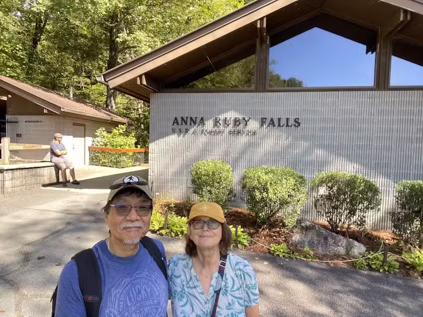 Anna Ruby Falls Visitor Center & Gift Shop