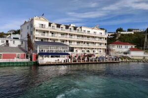 Arnold Transit Company &ndash; Island Main Dock