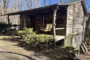 Arrowmont Stables & Cabins