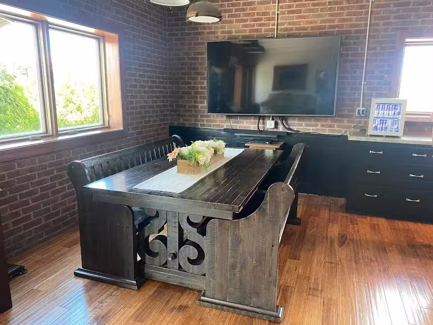 Aviator&rsquo;s Lounge