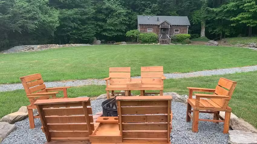 Banner Haven Beehive Guest House and Cabin Rental