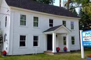 Berkshire Hathaway HomeServices Stratton Home