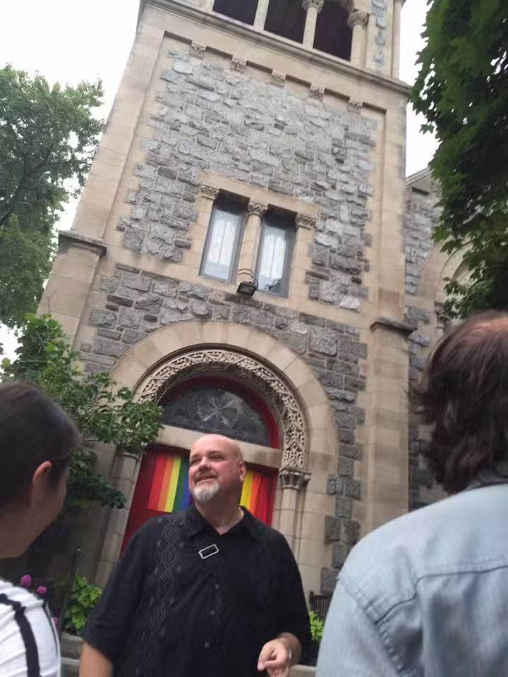 Bizarre Bucktown Walking Tour