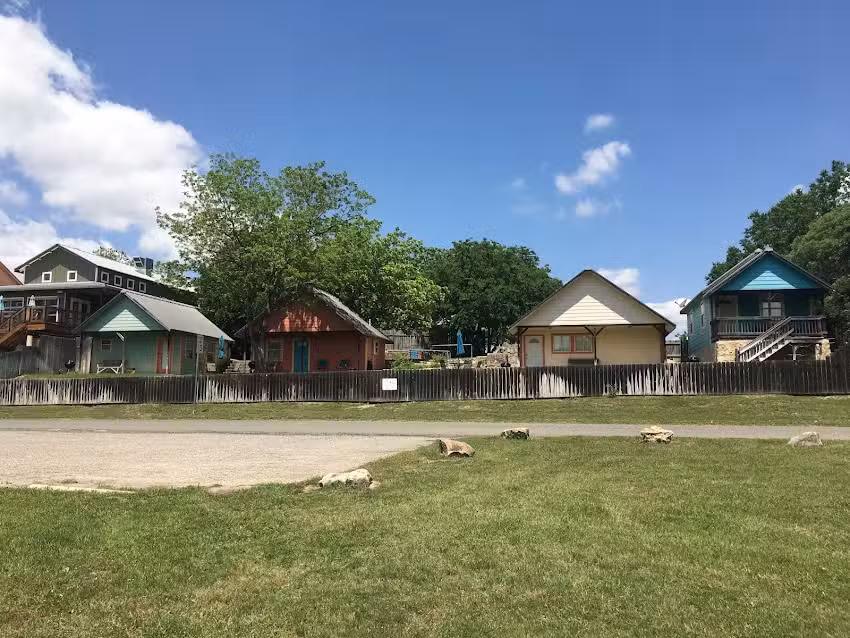 Blanco Riverside Getaway Cottages & RV