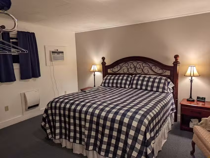 Blueberry Patch Motel & Cabins