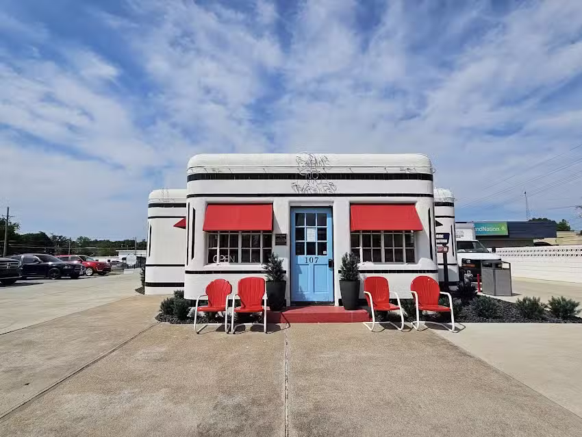 Boots Court Visitor&rsquo;s Center