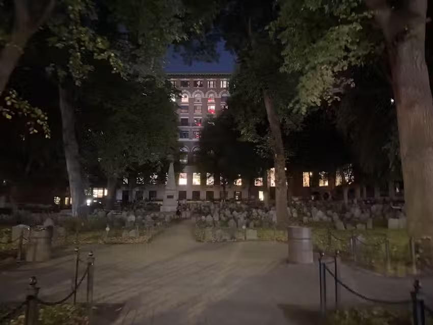 Boston Ghosts: Ghost Tours & Haunted Pub Crawls