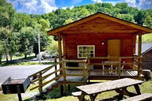 Buffalo Trail Cabins: Cottages, Lodges, Treehouses