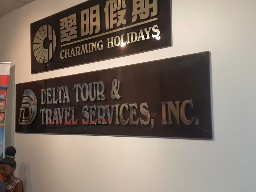 Charming Holiday USA