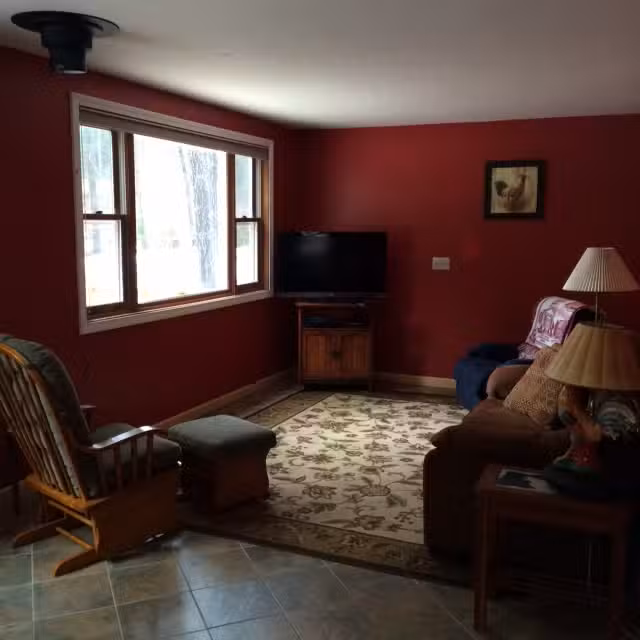 Cluck&rsquo;s Cabin Vacation Rental Home