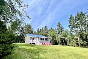 Coastal Milbridge Oceanfront Cottage