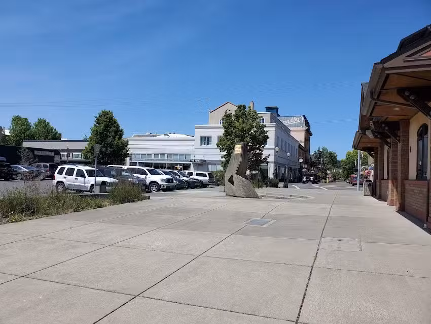 Coos Bay Visitor Information Center