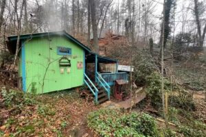 COZY CABIN at BEAR CREEK Cabins in Helen Ga