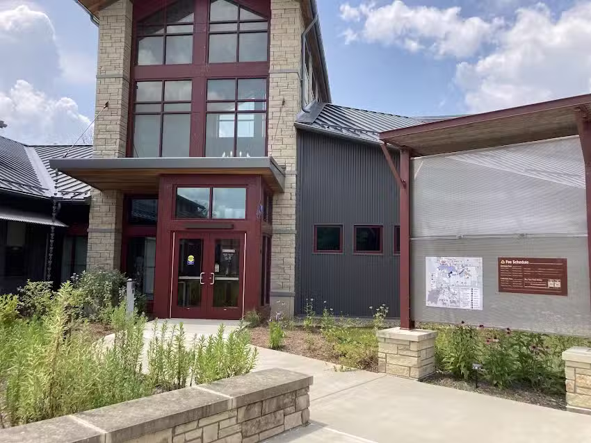 Crab Orchard National Wildlife Refuge &ndash; Visitor Center