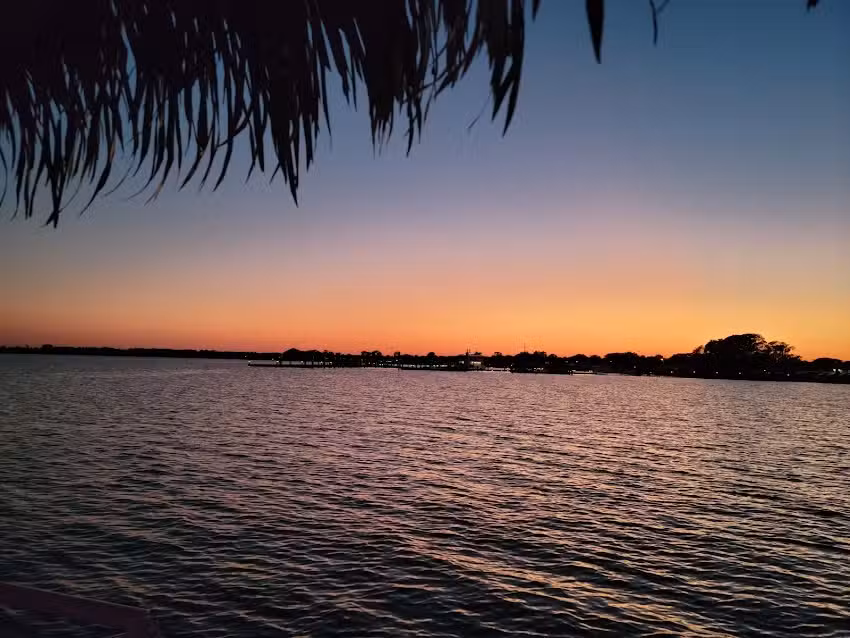 Cruisin&rsquo; Tikis Lake Dora