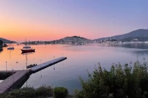 Custom Travel Network