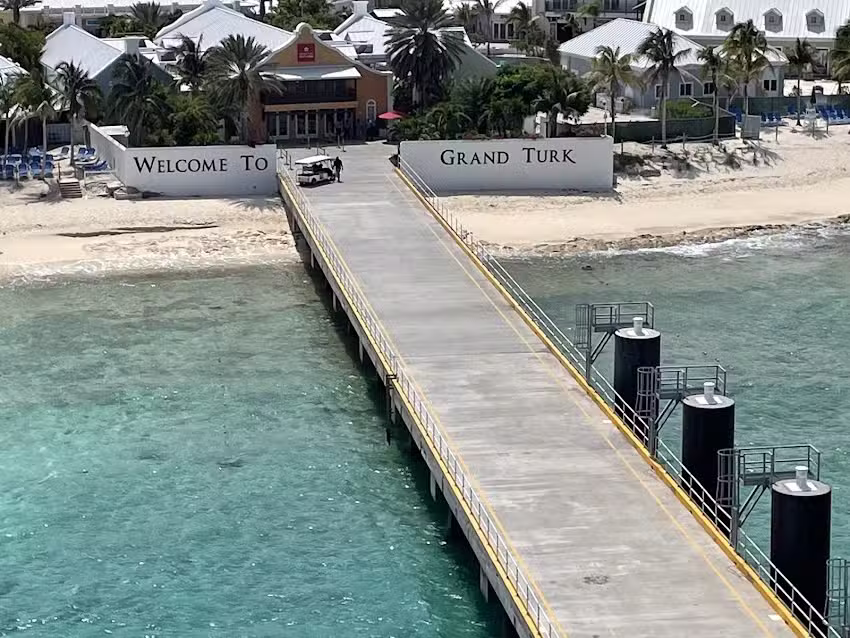 Dee’s Travel Agency