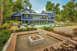 Dwell Vacations – Dahlia