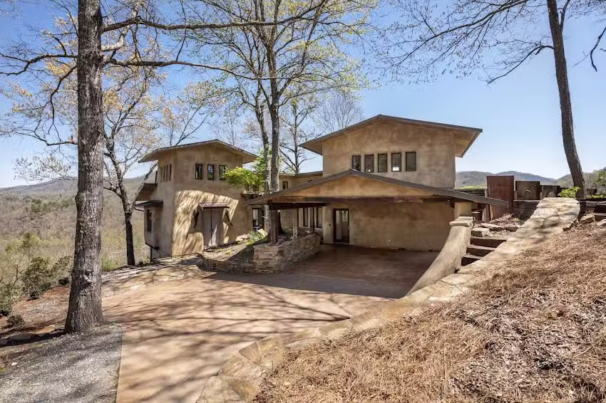 EagleWatch Rentals & Retreats