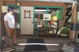 Ebbetts Pass Visitors Center & Bear’s Lair Inn