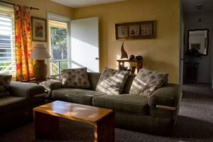 Ellies’ Koloa House