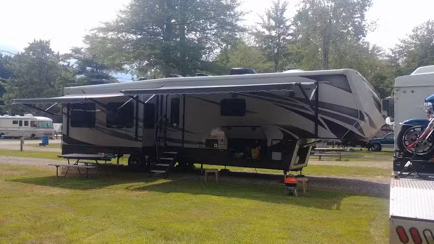 Evergreen Lake Park RV Sales