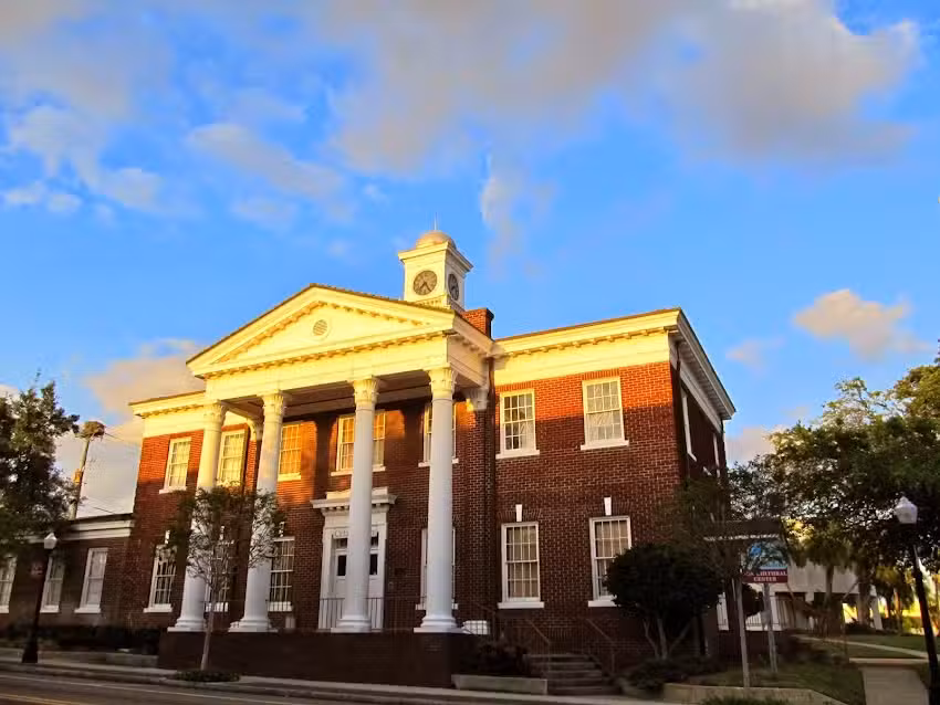 Explore Tarpon Springs