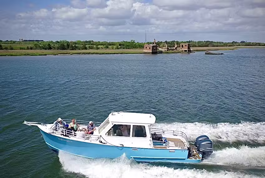 Flipper Finders Boat Tours &ndash; Folly Beach