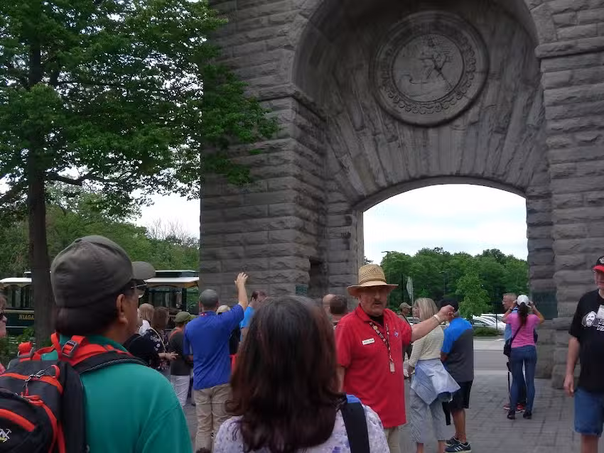 Gray Line Niagara Falls/Buffalo