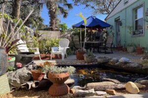 Guest Cottage at Cocoa Beach