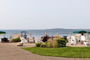 Gull Lake Beach Resorts