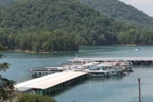 Hickory Star Resort & Marina