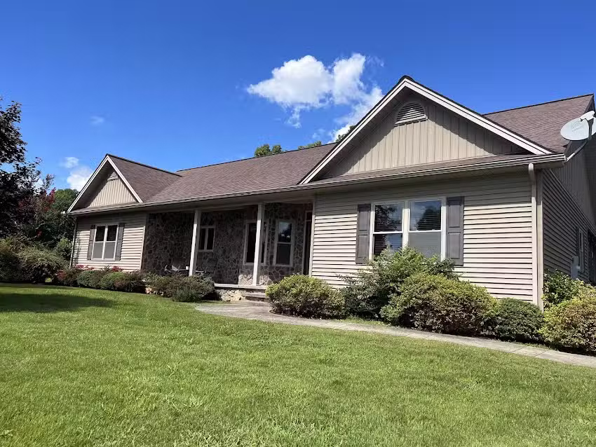 Hilltop Hideaway of Dale Hollow Lake