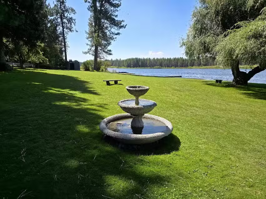 Historic Gilchrist Waterfront Resort