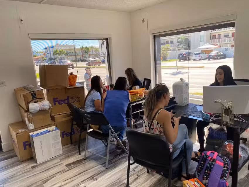 Holgu&iacute;n Envios & Shop