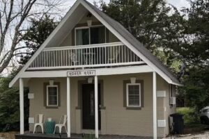 Hound Haus | Missouri Haus Vacation Rental