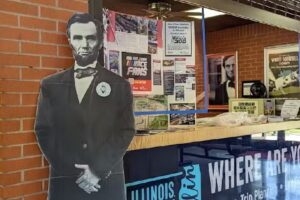 Iilinois Tourism Info Center