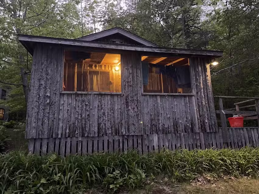 Lakeside Cedar Cabins