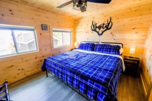 Lawrence’s Lakeside Cabins