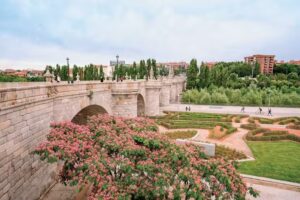 Le Grande Butler Travel Agency