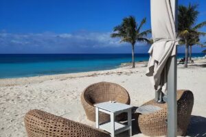 Lisa Barnes – Key to the World Travel