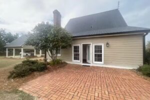 Lisa Davis, Broker The Brokerage Real Estate Co. Leesburg, Moultrie, Lake Blackshear, Sylvester & Tifton, GA & FL