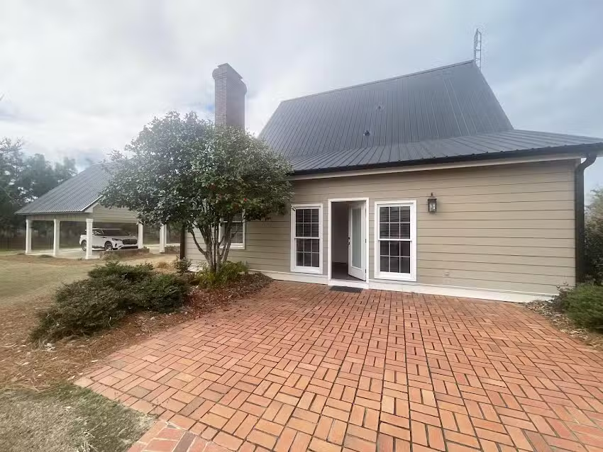 Lisa Davis, Broker The Brokerage Real Estate Co. Leesburg, Moultrie, Lake Blackshear, Sylvester & Tifton, GA & FL