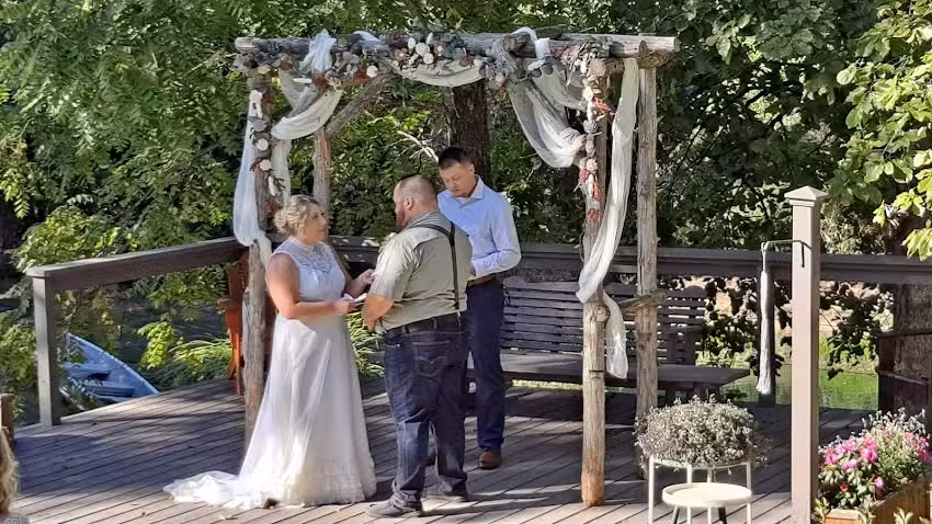 Lodge Between The Lakes, LLC