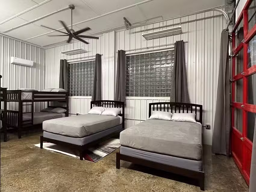 Louie&rsquo;s at Main Street Lodging