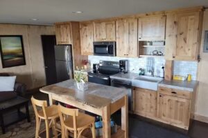 Luxurious Sunset Suite on Historic Discovery Bay