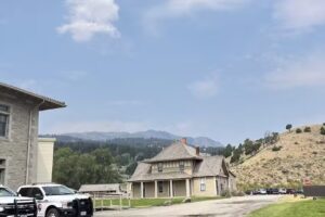 Mammoth Ranger Station