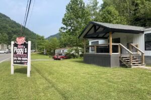 Miss Piggy’s Farmhouse