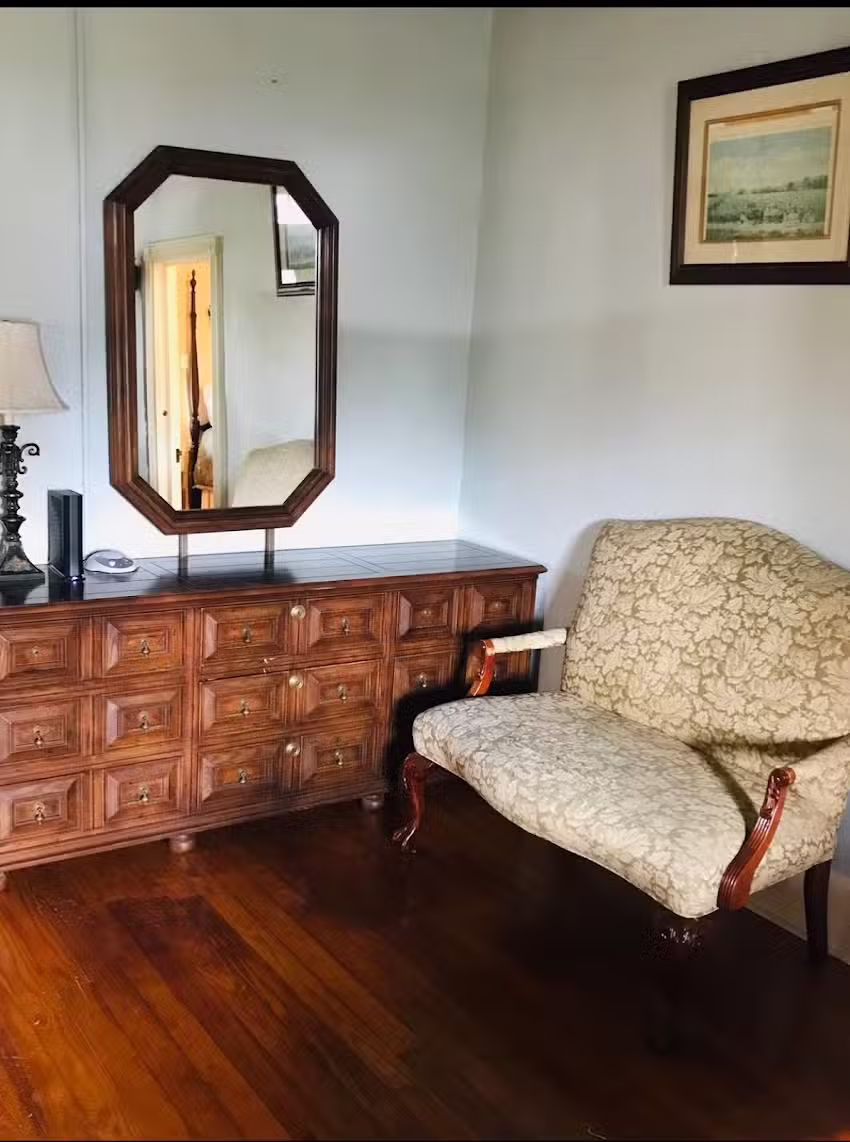 Mon Reve Bed & Breakfast + Cabin on false river