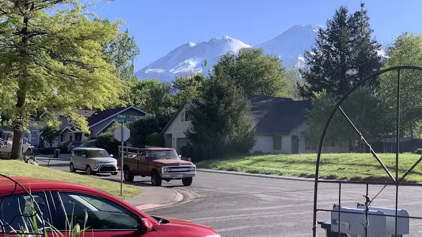 Mount Shasta Retreats